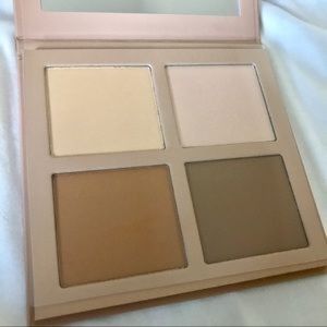 KKW Beauty Ligt Contour Palette